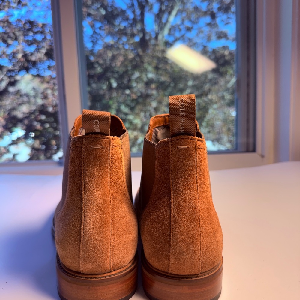 COLE HAAN MENS TAN SUEDE BERKSHIRE LUG CHELSEA BOOTS SIZE 8 MEDIUM - Picture 7 of 16